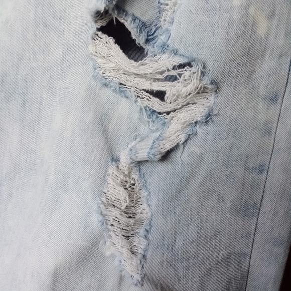 American Eagle Outfitters Ripped Style Light Wash Denim Jeans Extreme Flex - Picture 8 of 15